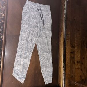 Lululemon high-rise relaxed jogger